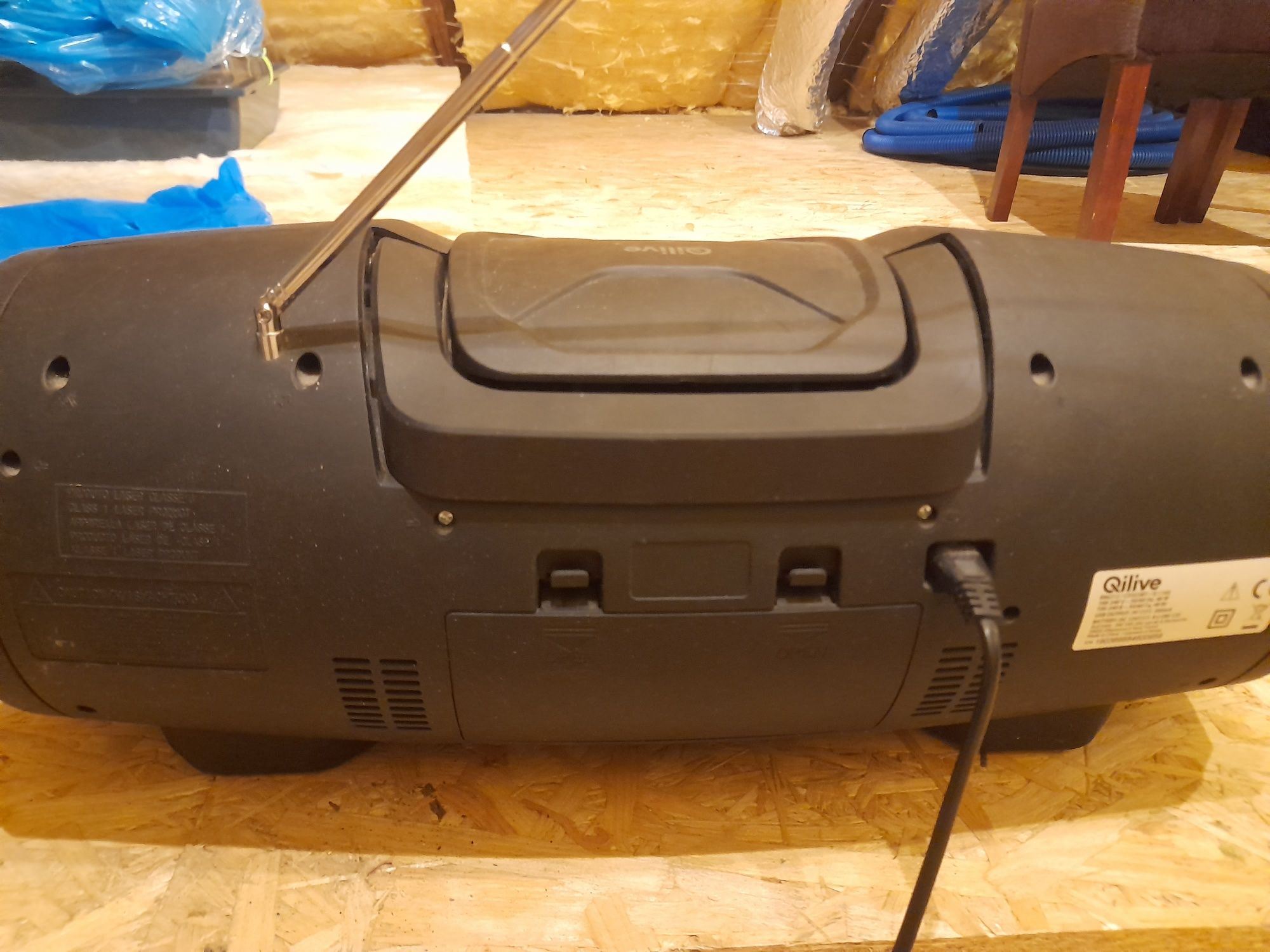 Czarny boombox Qilive