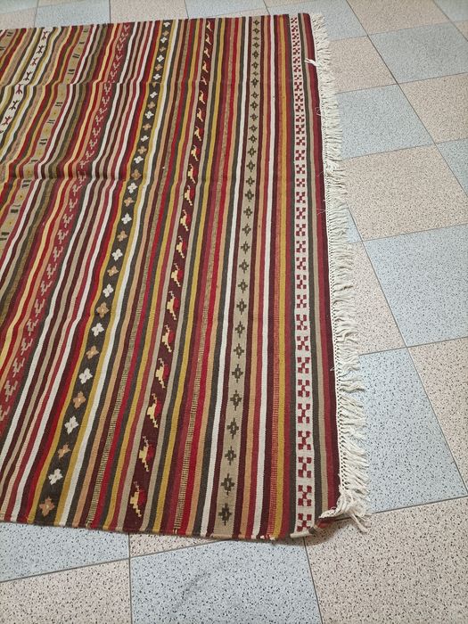 Carpete em lã multicolor