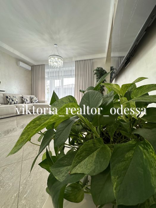 Частный дом на Фонтане с бассейном!ремонт,мебель и техника!Чубаевка!