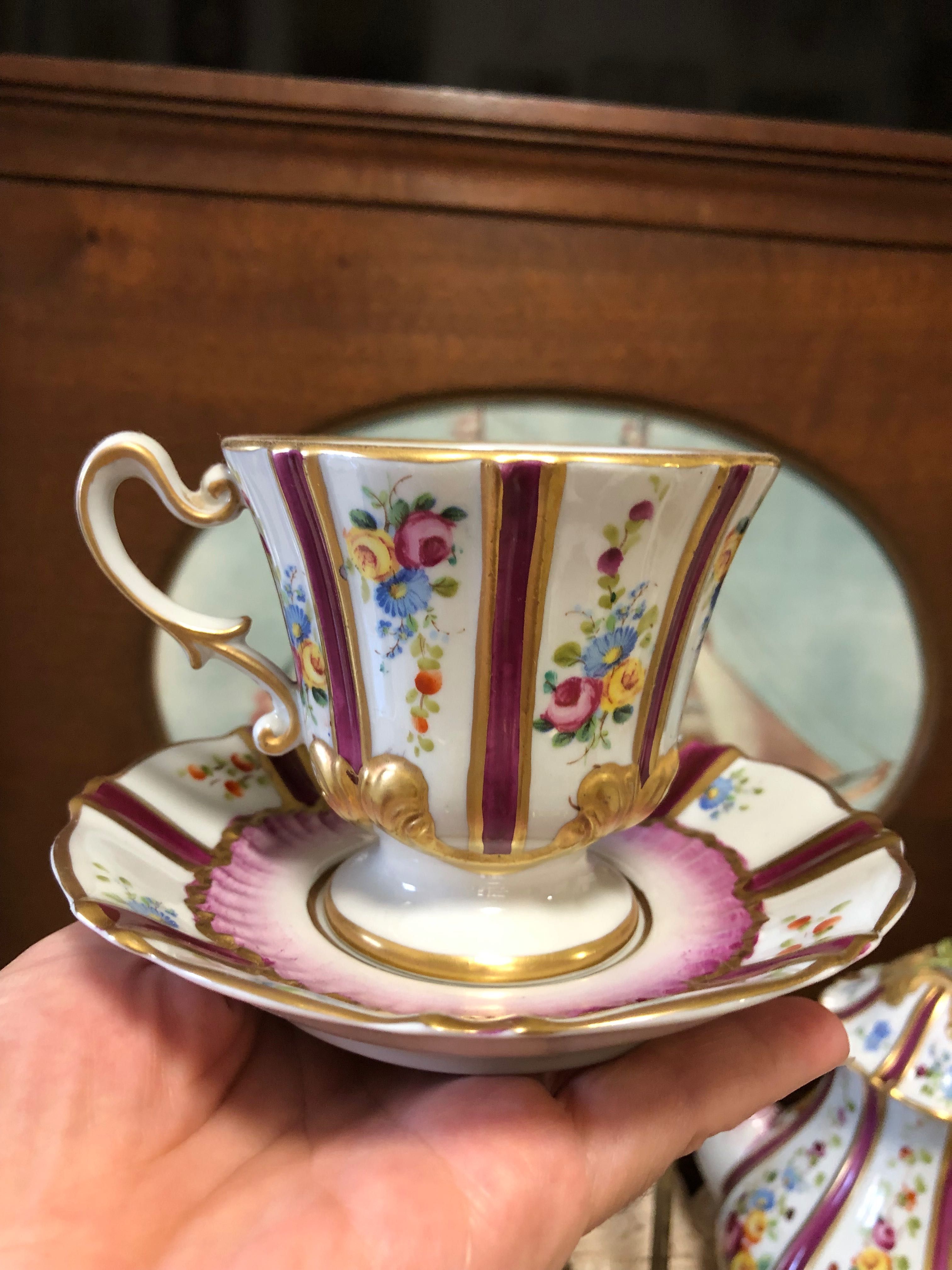 Antigo serviço de chá em porcelana estilo Sèvres