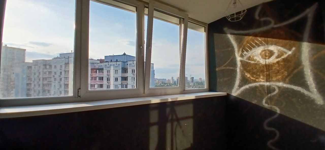 Продаж 3х кімнатної квартири 95кв.м,Харківська, Драгоманова 1Е