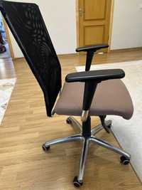 Офісне крісло nowy styl Evolution R