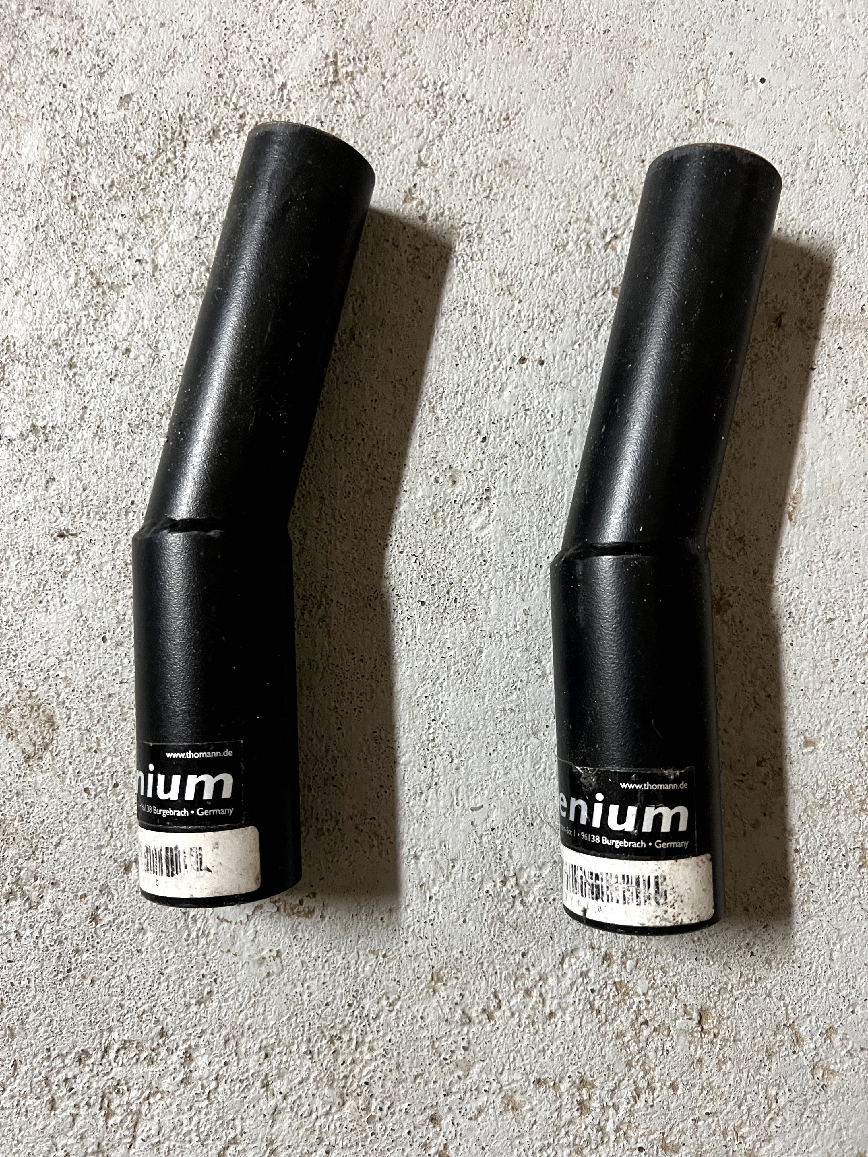 Par de Adaptadores para inclinação de altifalantes