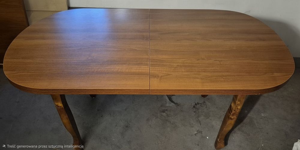 Stół rozkładany .