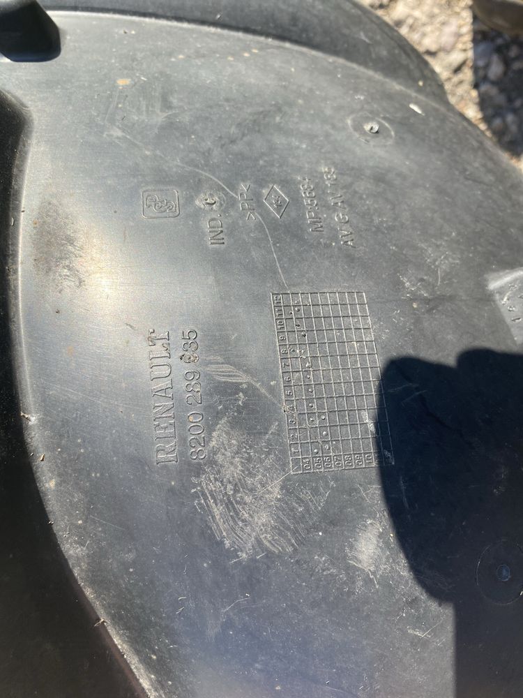 Renault Clio 3 nadkole prawe przod