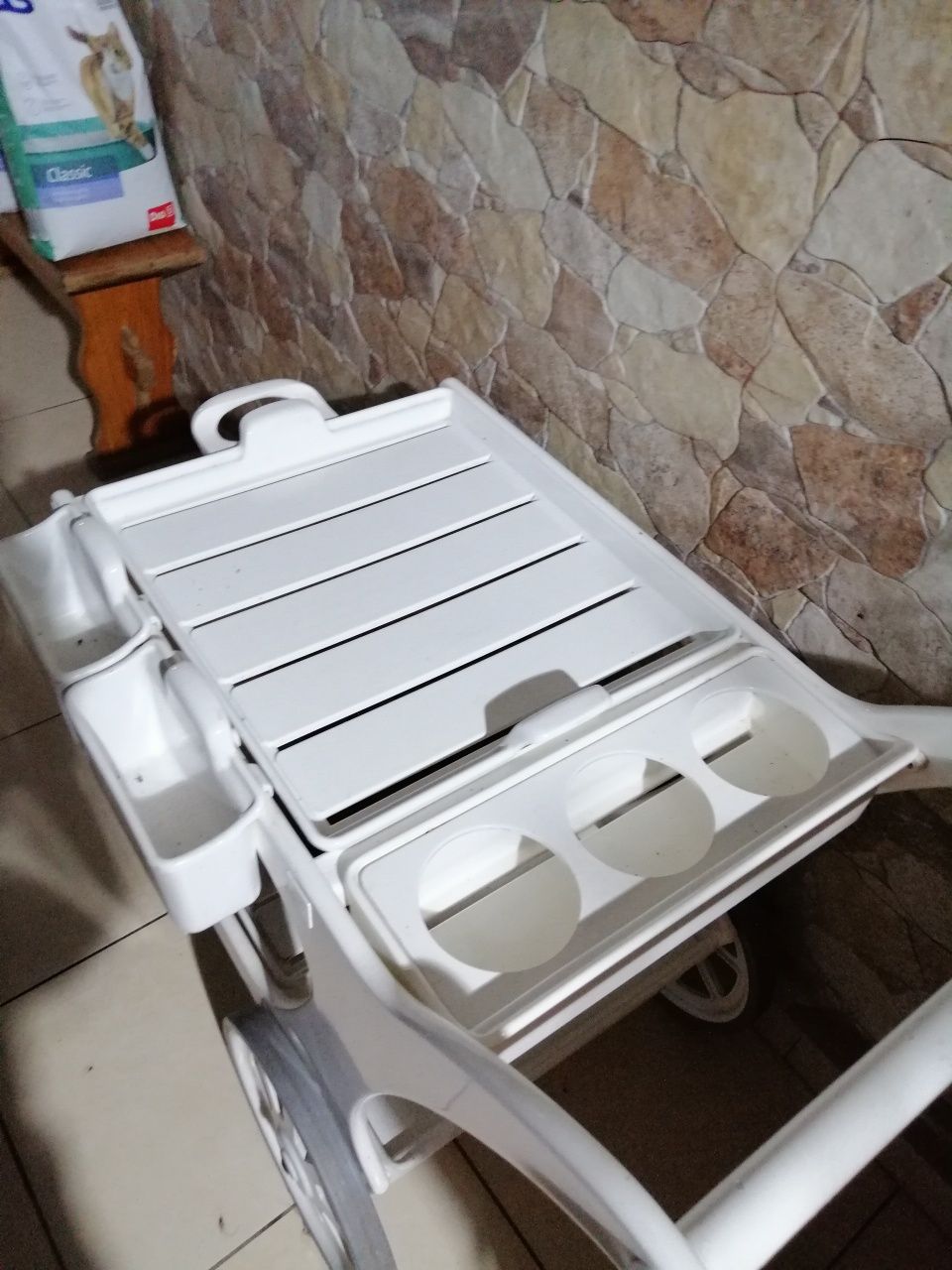 Carrinho de apoio piscina ou esplanada, em pvc branco