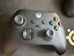 Orginalny Microsoft Kontroller Xbox mało uzywany w idealnym stanie.