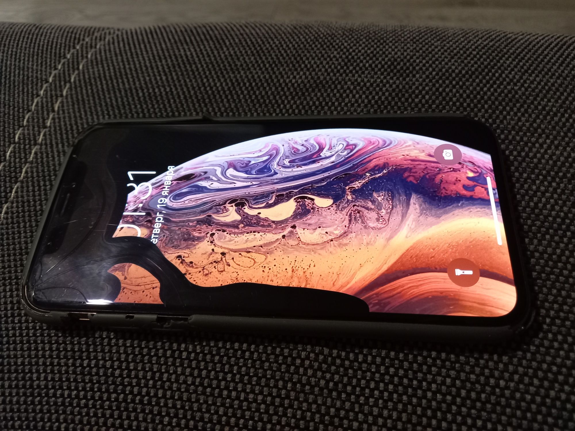 iPhone Xs 64гб продам