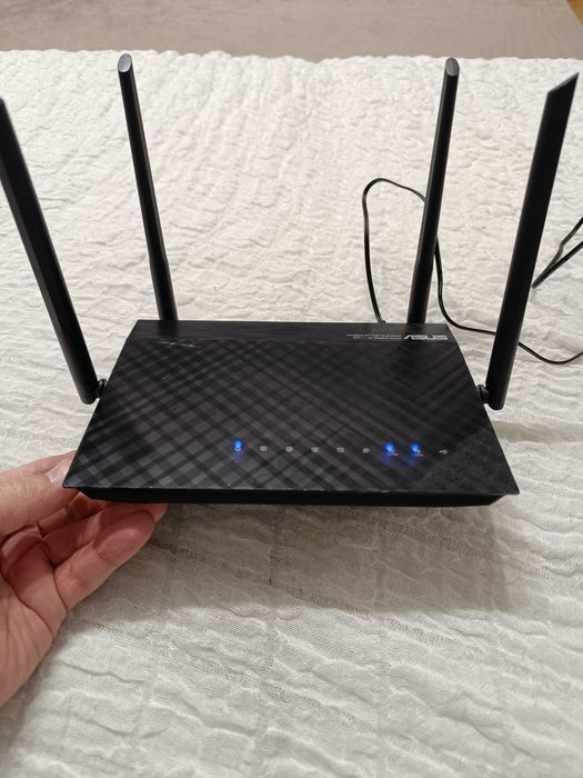 Router Asus RT-1200G+