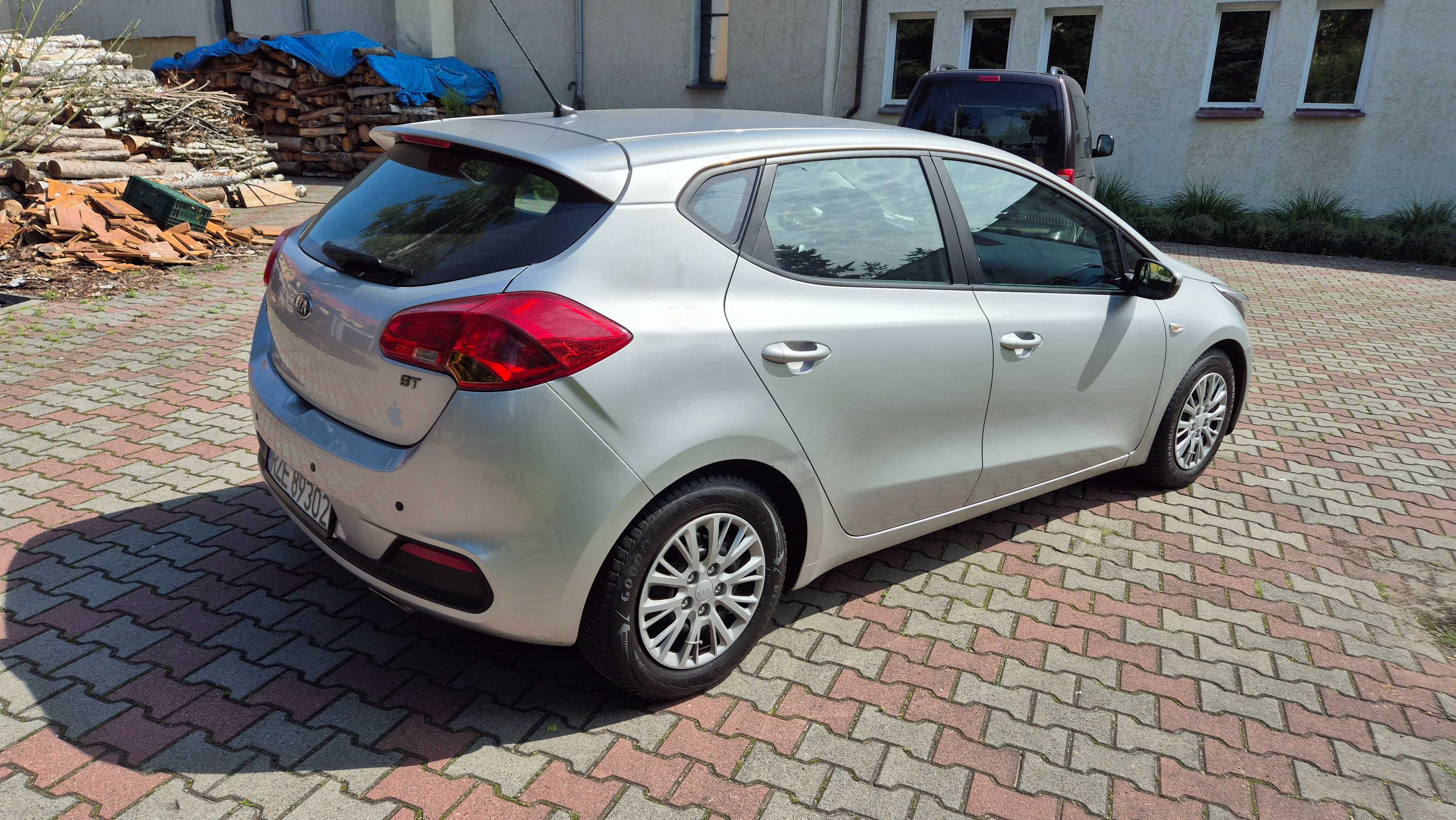 Kia Ceed-II 1.4i 16V benzyna 2014 rok