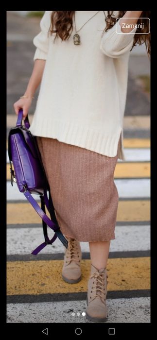 Skład: 78% wiskoza, 14% poliester, 8% lurex