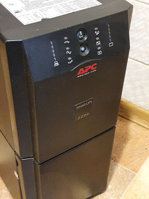 ДБЖ APC Smart-UPS 2200VA (SUA2200I) з АКБ