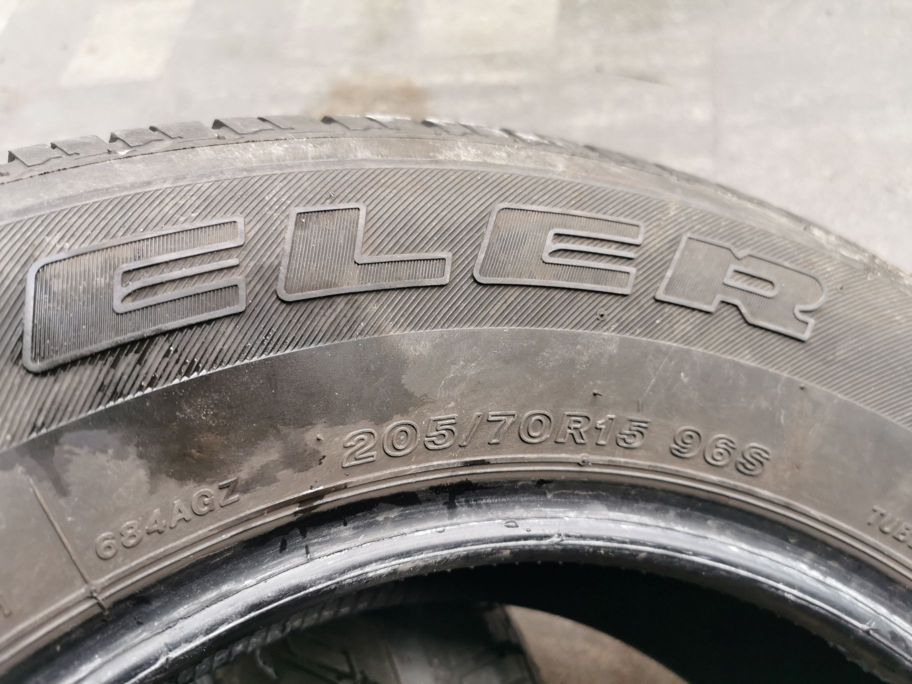 Шины 205/70 R15 Bridgestone Dueler