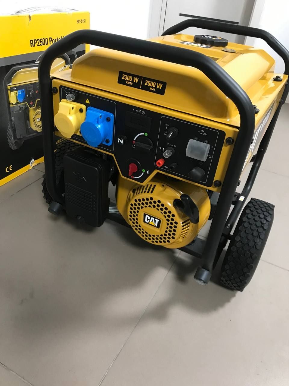 Продам генератор CAT RP 2500. 2,5 кВт