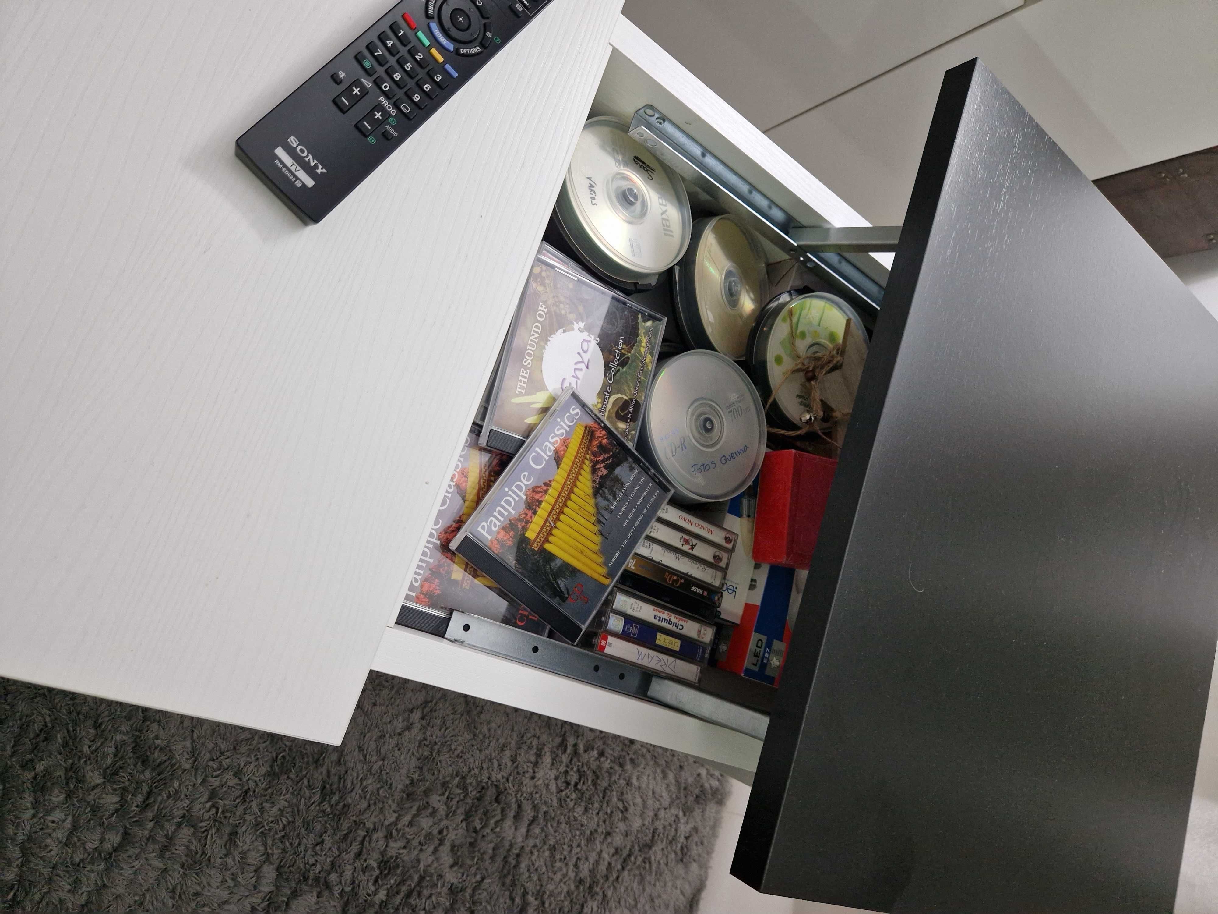 Mesa de centro com arrumação
