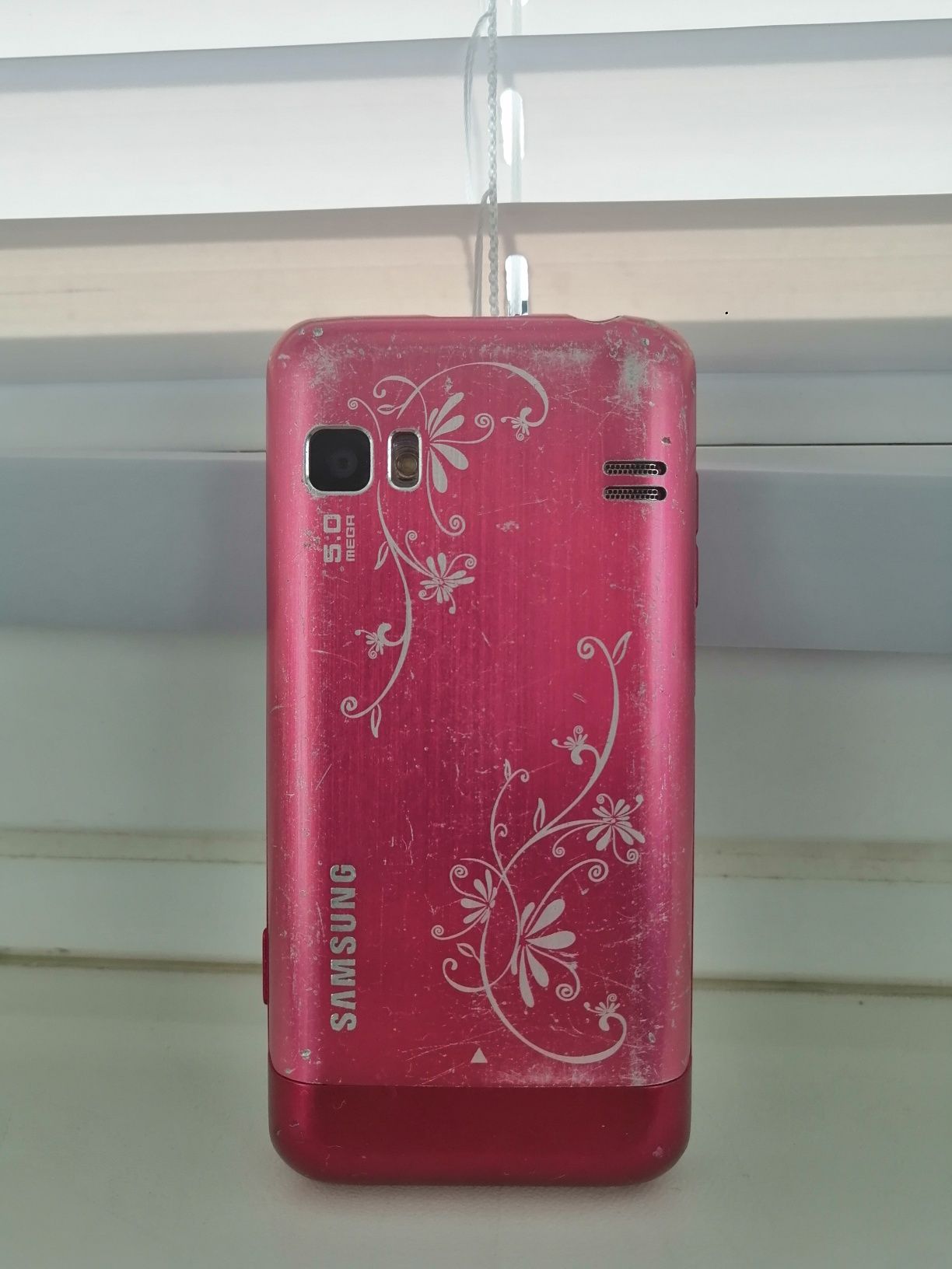 Samsung S7230 Garnet Red La Fleur

Подробнее на сайт