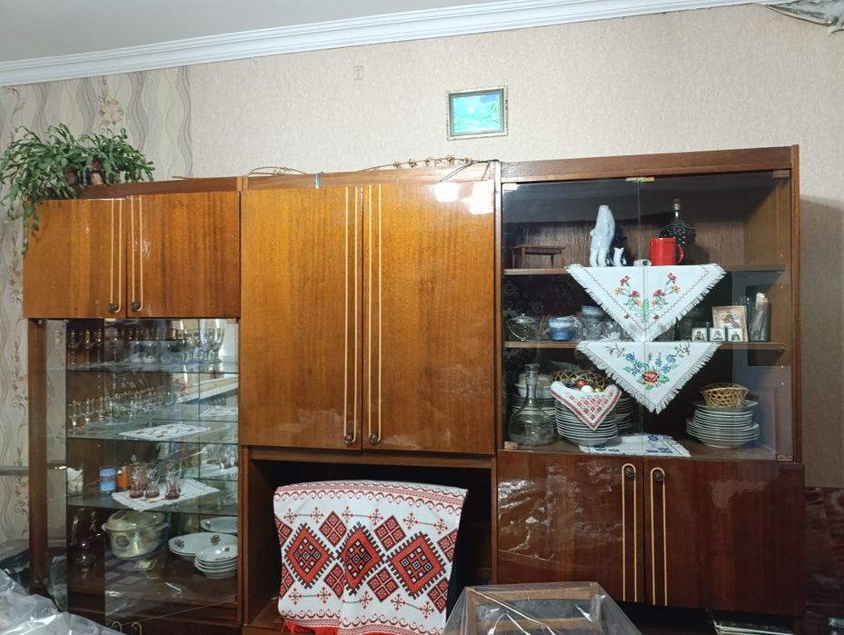 Віддаємо вжиті меблі