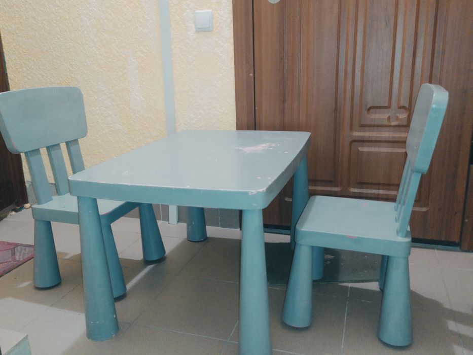 Продам набір меблів дитячих.