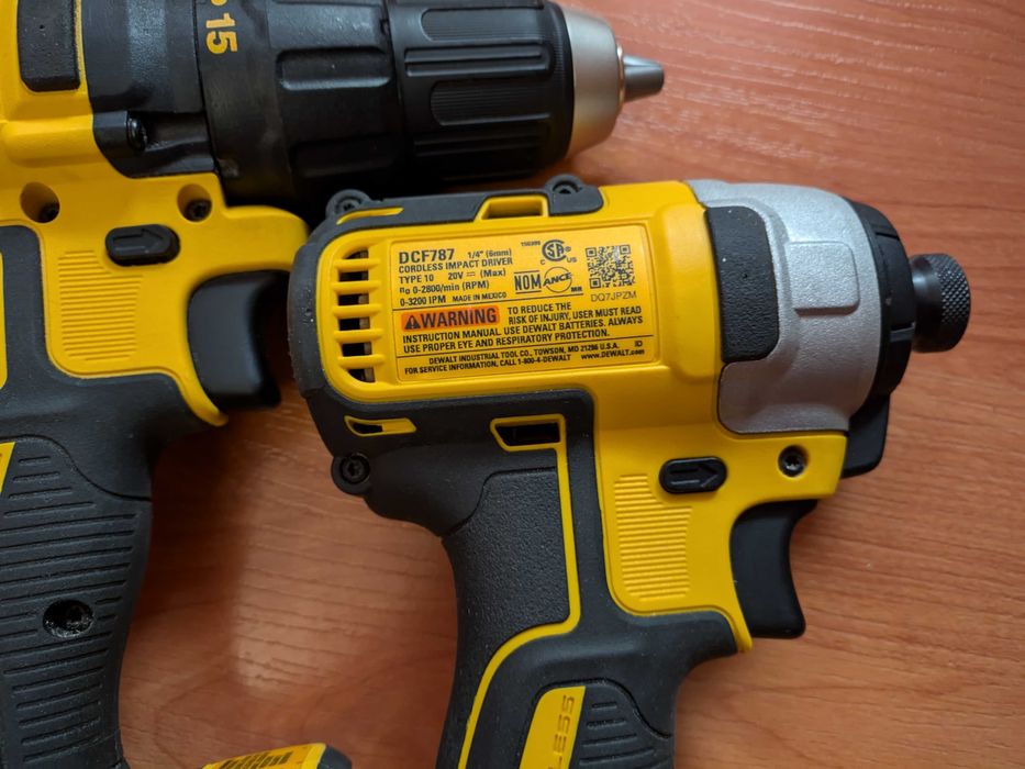 Набор безщіткових шуруповертів Dewalt DCK 277D2
