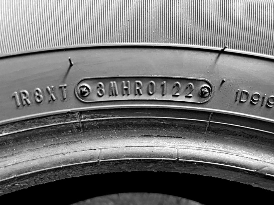 Шини Б/в 265.60.18 комплект Dunlop