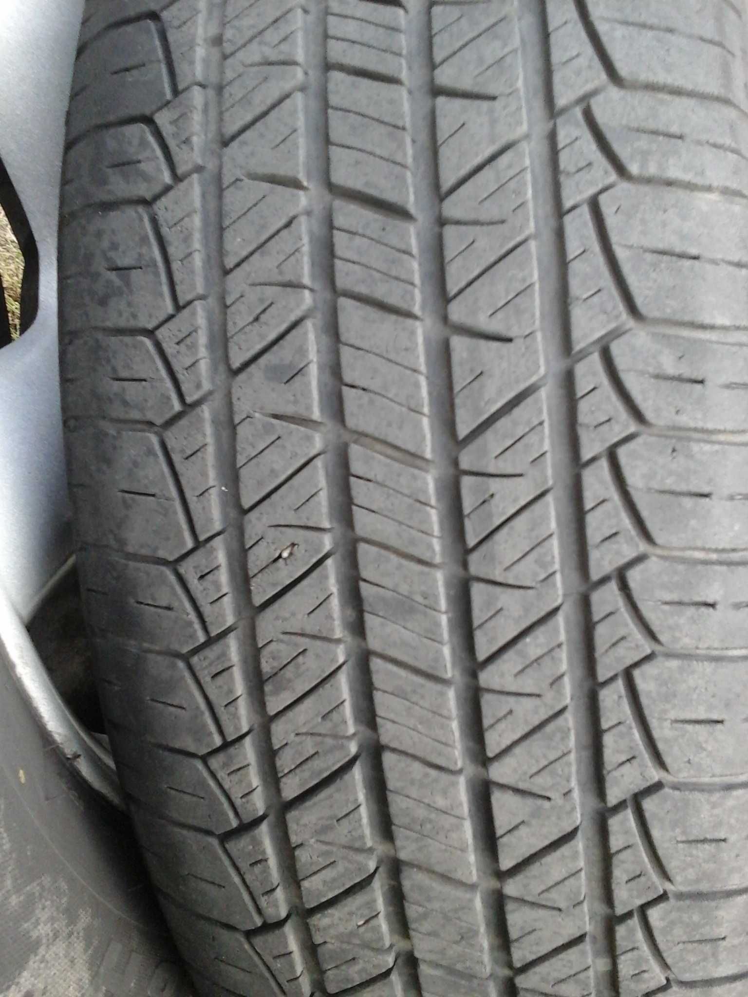 Автошини всесезонні 215.65.16.
