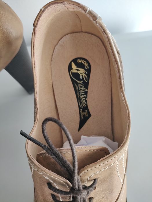 Sapatos em pele como novos