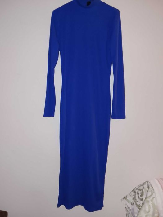 Vestido comprido azul petróleo