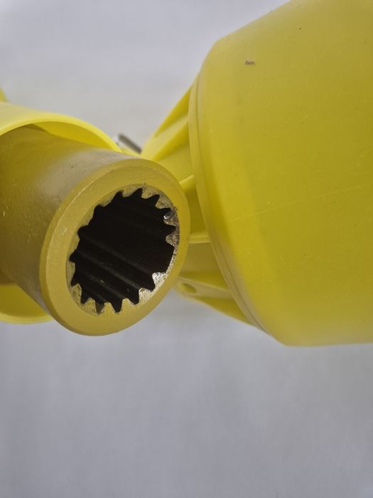 Wałek wom przekaźnika mocy frezowany krótki 65cm Kubota Yanmar Iseki