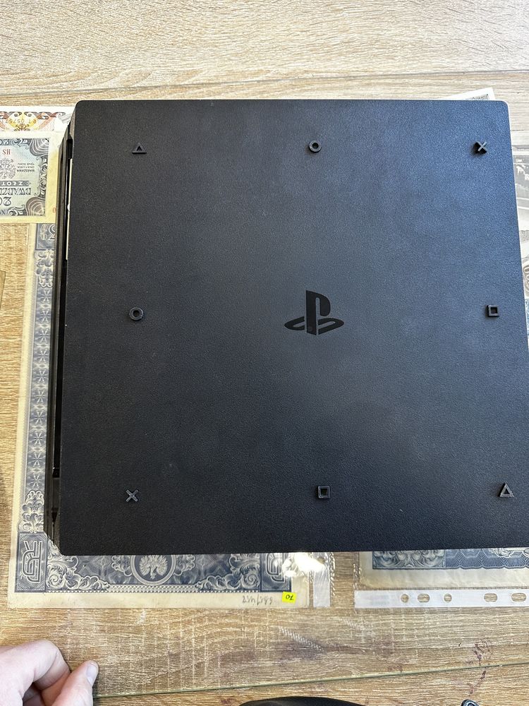 Konsola Playstation 4 pro