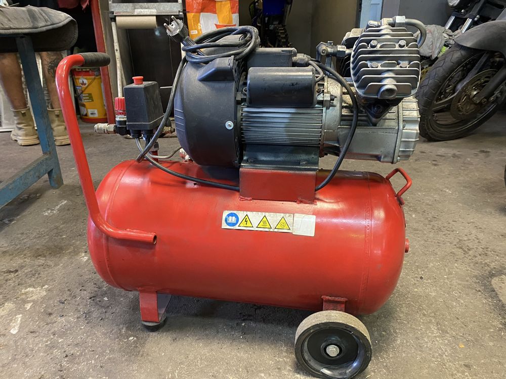 Compressor Fiac dois cilindros + acessórios