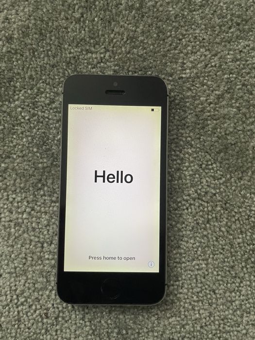 2 iphones 5  um funciona outro para pecas