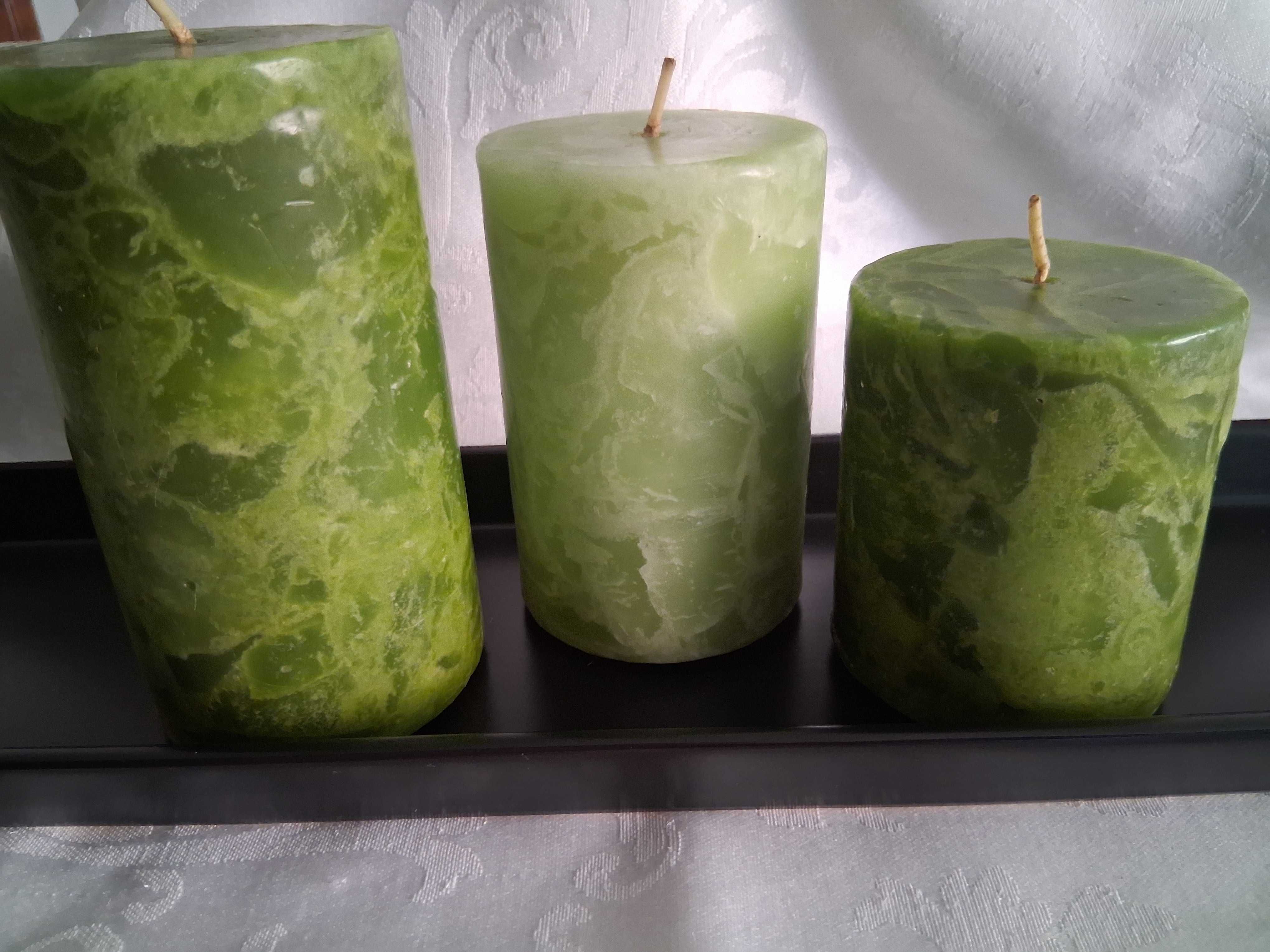 Base com 3 velas verdes decorativas (Portes incluídos)