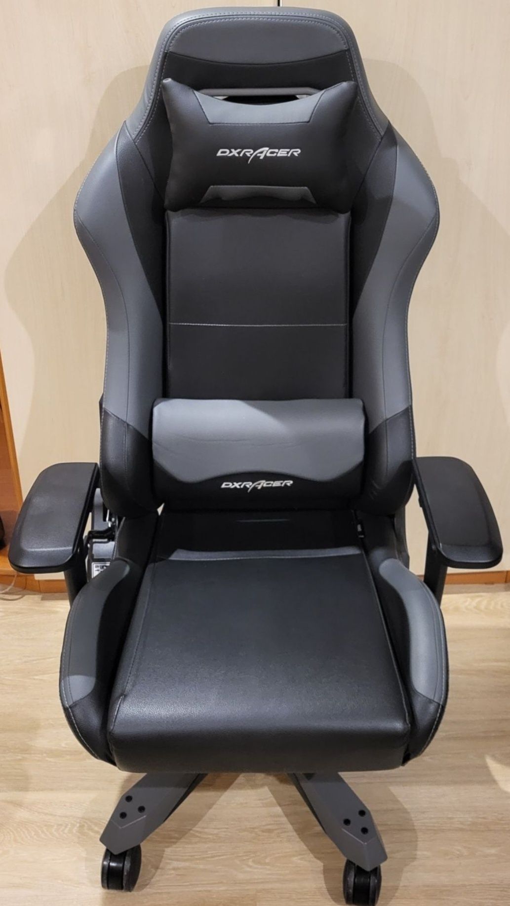 Игровое кресло DxRacer Iron