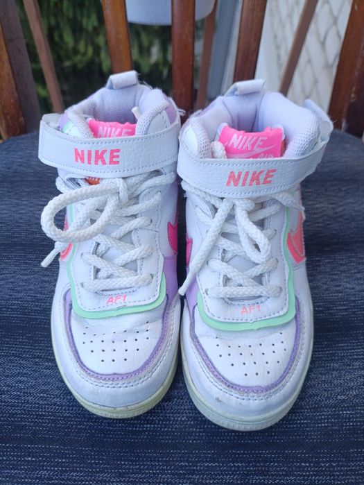 Продам хайтопи для дівчинки Nike