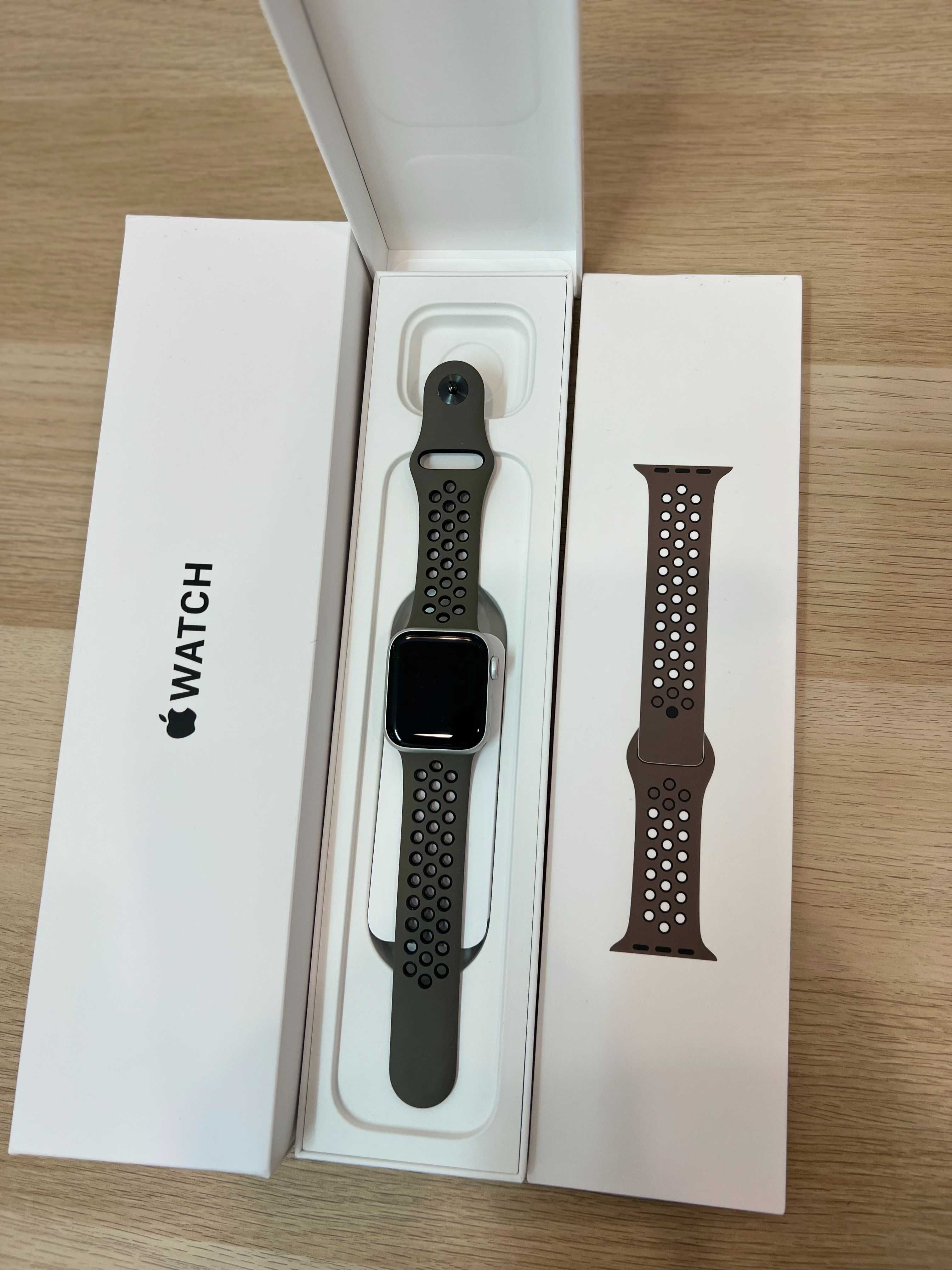 Apple Watch Se (2nd Gen) 40mm Starlight Aluminum Case Novo