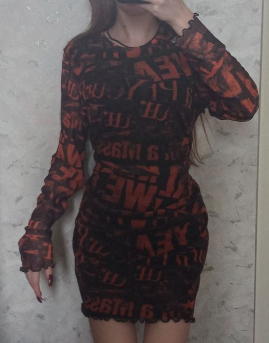 Жіноча сукня розміру M