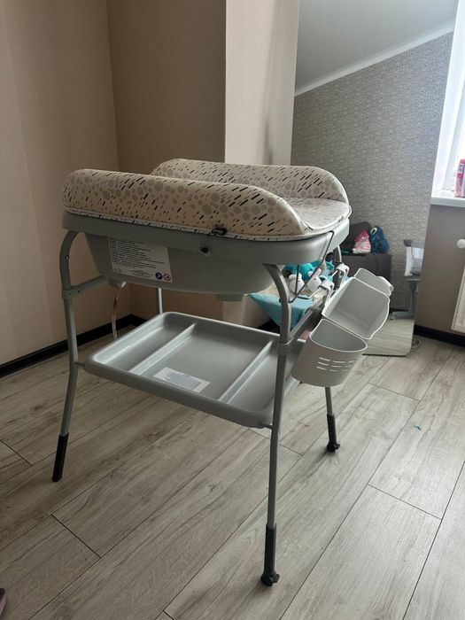 Столик для пеленання з ванночкою Chicco