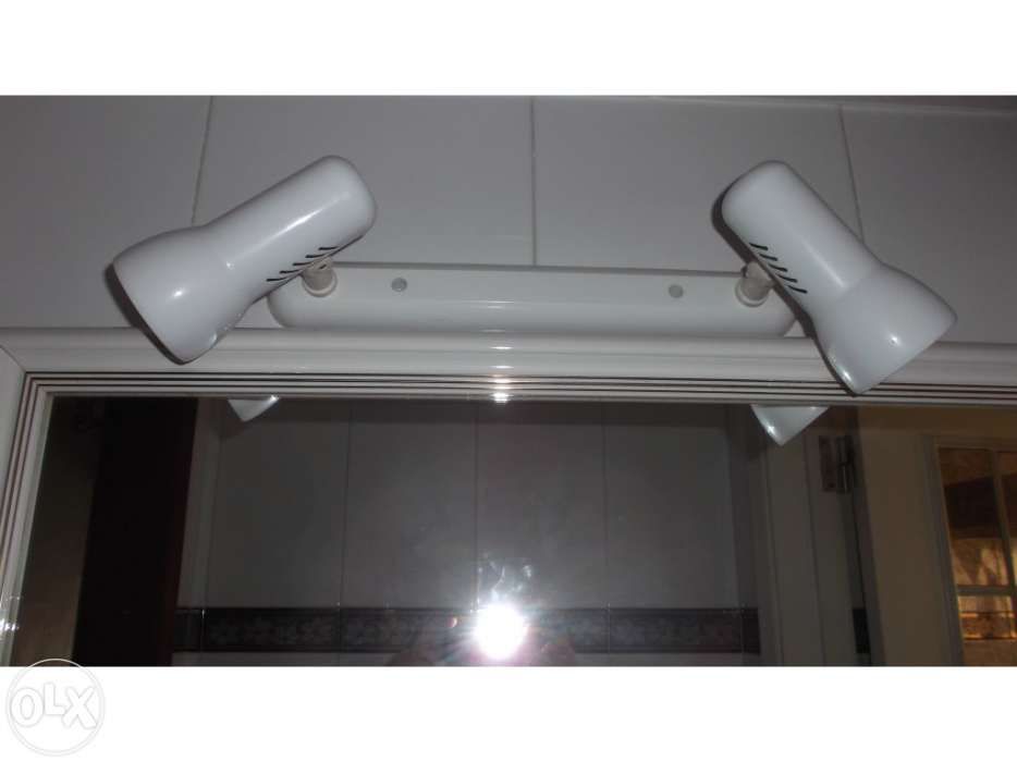 Aplique de parede com 2 focos