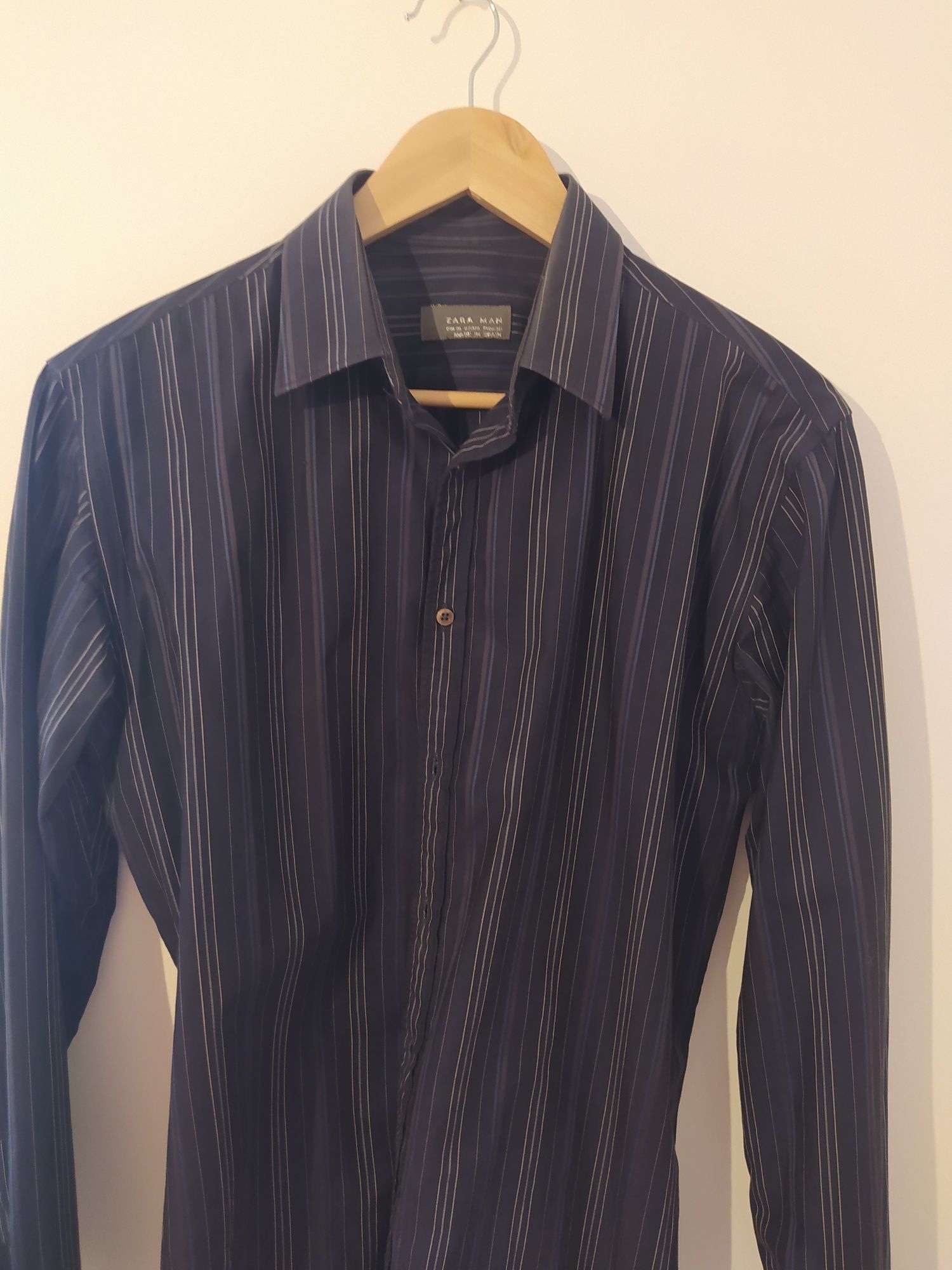 Camisa Zara tamanho M (40) slim fit