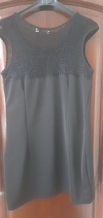 Vestido preto com listras