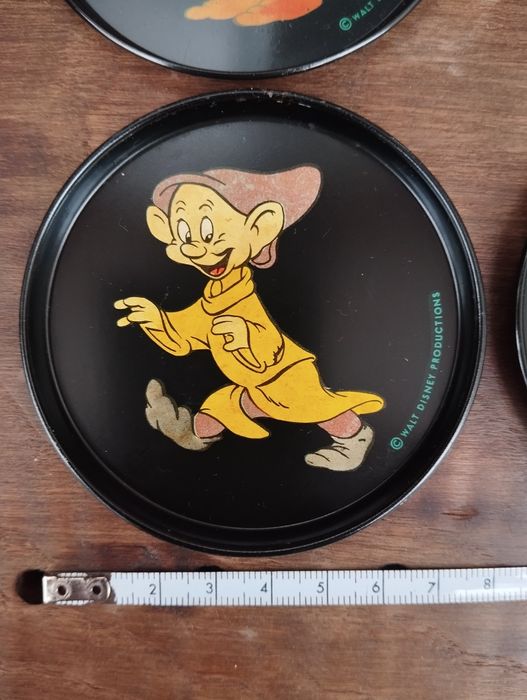 Base de copos branca de neve e sete anões.