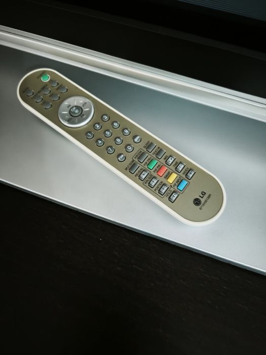 LG Super TV Ecrã Plano 54" - Ideal para Retro-Gaming!