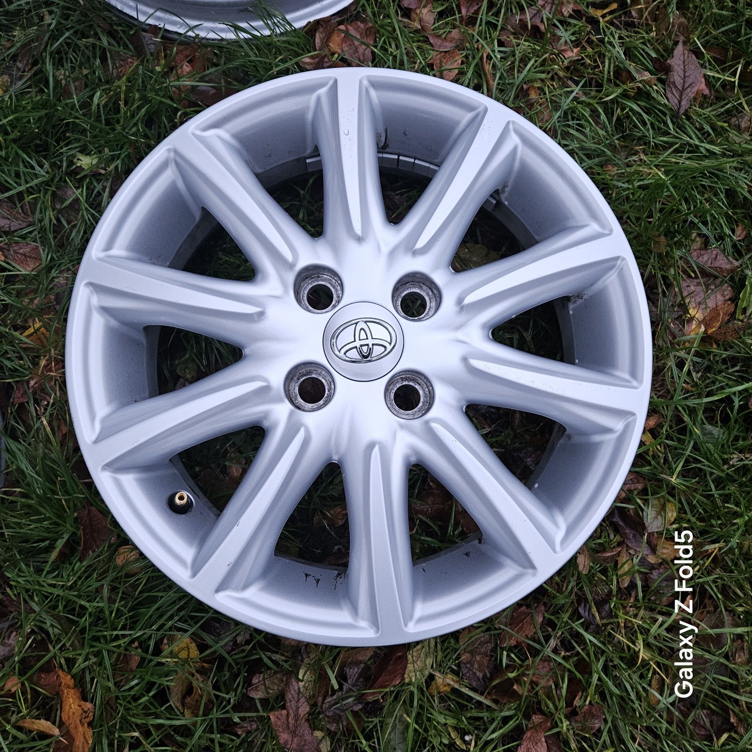 Alufelgi 15 Toyota Aygo 4x100 ET35, 4,5jx15" Oryginalne