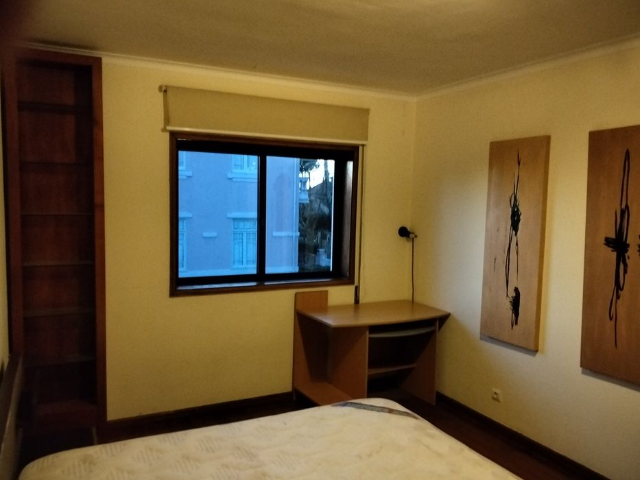 Alugo apartamento T2