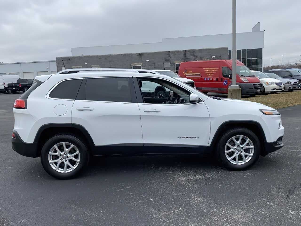 Jeep Cherokee  Latitude 2016