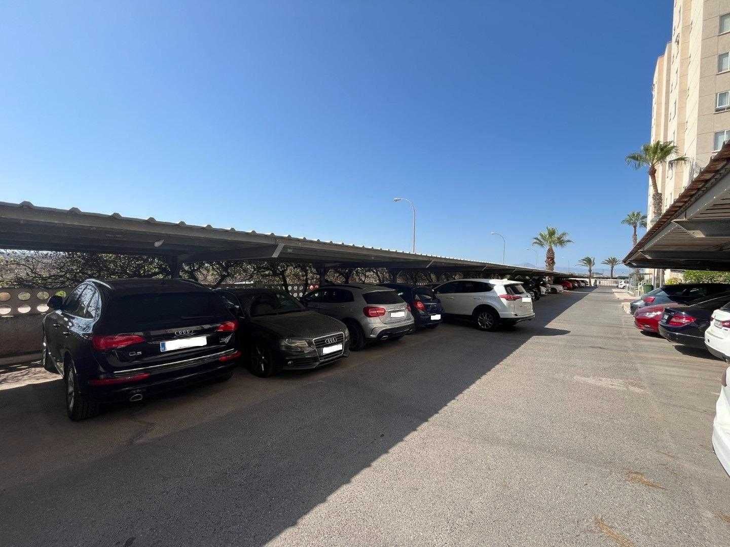 Первая линия! Квартира 85м2 в Аликанте, Испании, вид на море 219 000 €