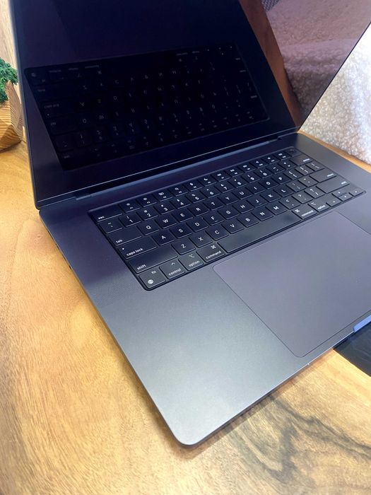 Ноутбук Apple MacBook Pro 16” M3 Max 36GB/1TB Space Black (MRW33)