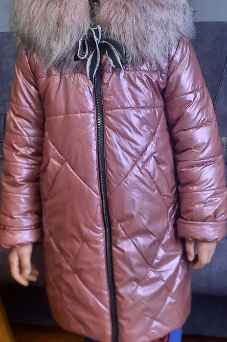 Зимова куртка для дівчинки 122 розмір