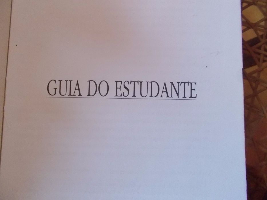 Livro Guia estudante Faculdade Economia Porto