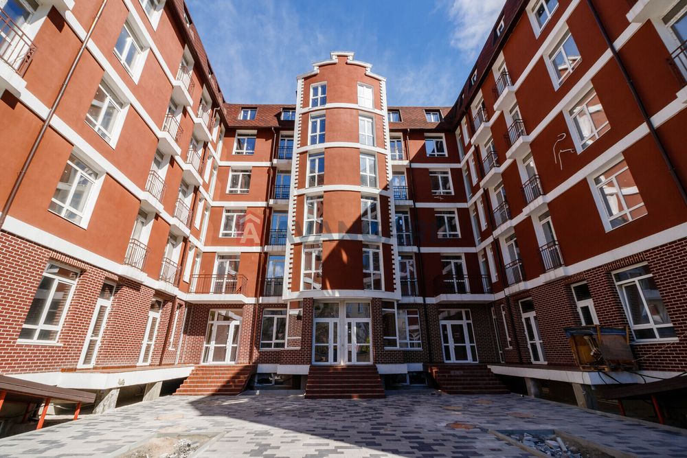 Продаж 2х кімн. кв. 76.4м2 вул. Д. Луценка 2в